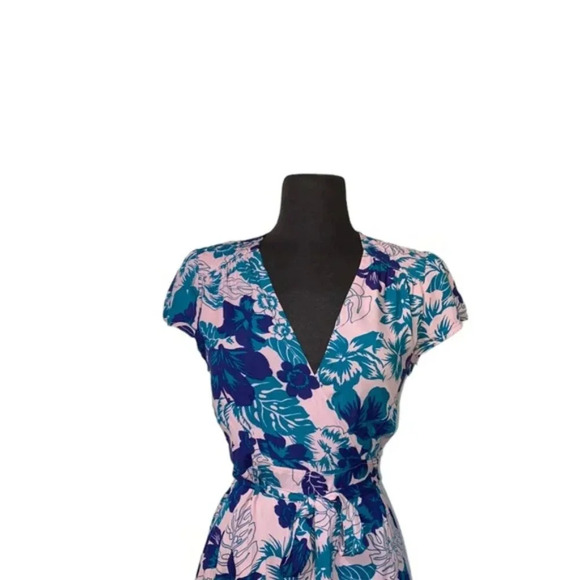 Nineteen Palms blue and pink floral wrap dress Size Medium - Picture 6 of 7